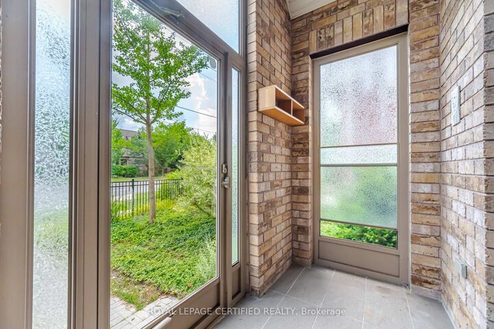 Property Photo:  3555 Eglinton Avenue  ON L5M 7T3 
