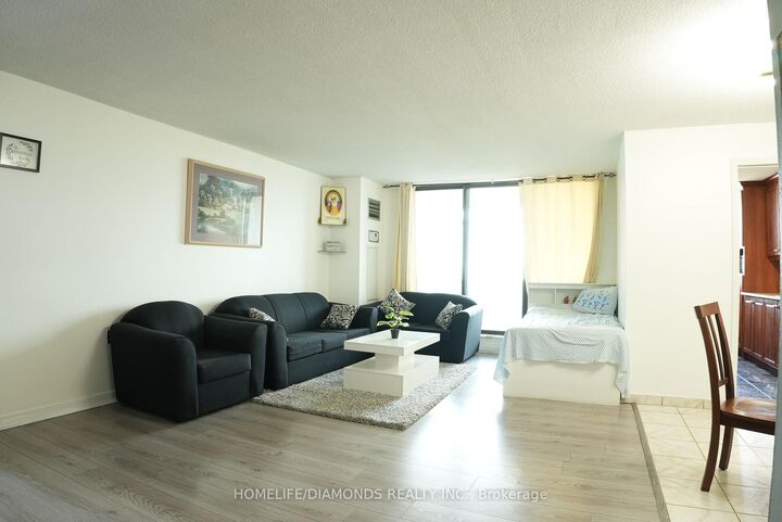 Property Photo:  18 Knightsbridge Road 1411  ON L6T 3X5 