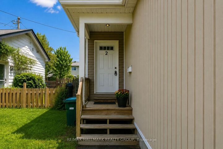 Property Photo: 1796 Dumas Street ON K1C 1N4