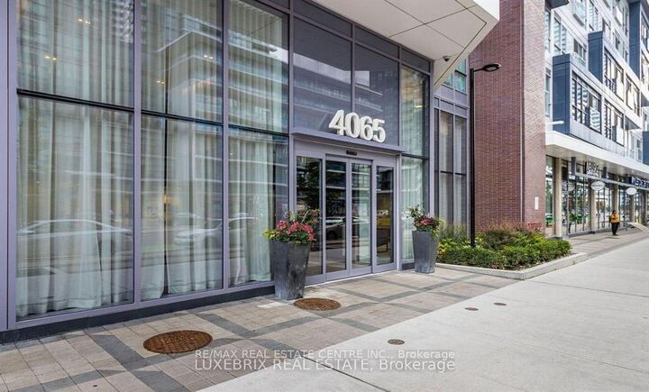 Property Photo:  4065 Confederation Parkway 4009  ON L5B 0L4 