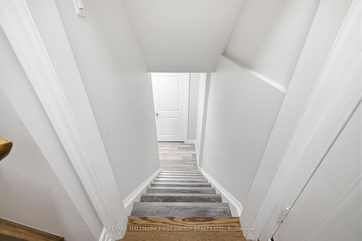 Property Photo:  527 Halo Street  ON L1L 0H9 