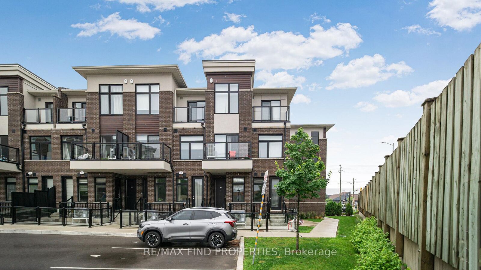 Property Photo: 755 Omega Drive 301 ON L1V 0H1
