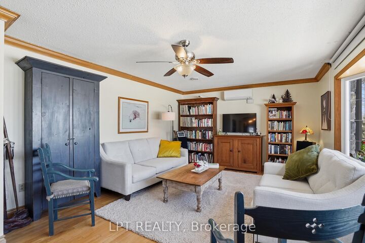 Property Photo: 10 Orchard Street ON K6A 2V7