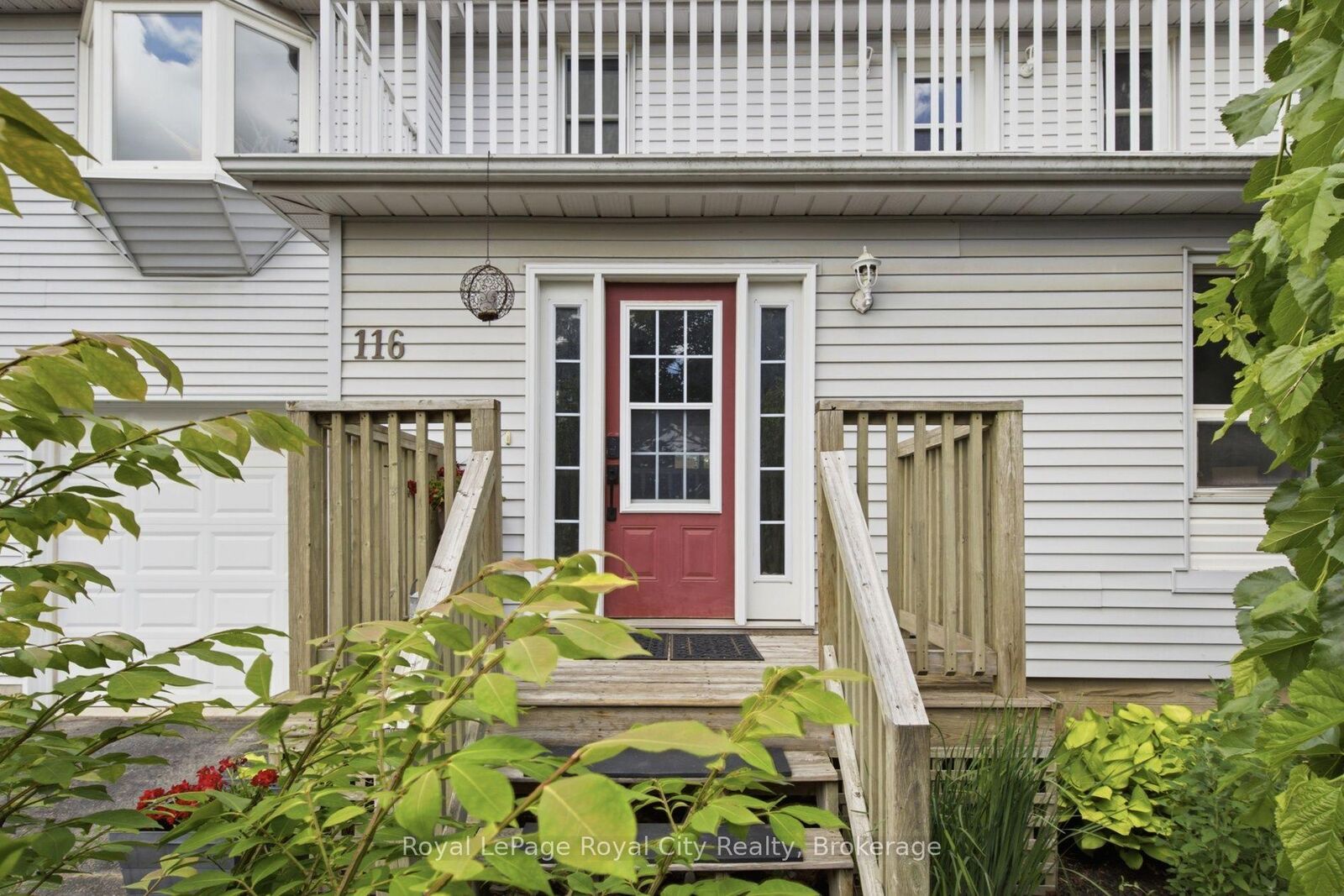 Property Photo:  