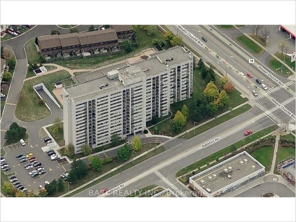 Property Photo: 2900 Battleford Road 706 ON L5N 2V9