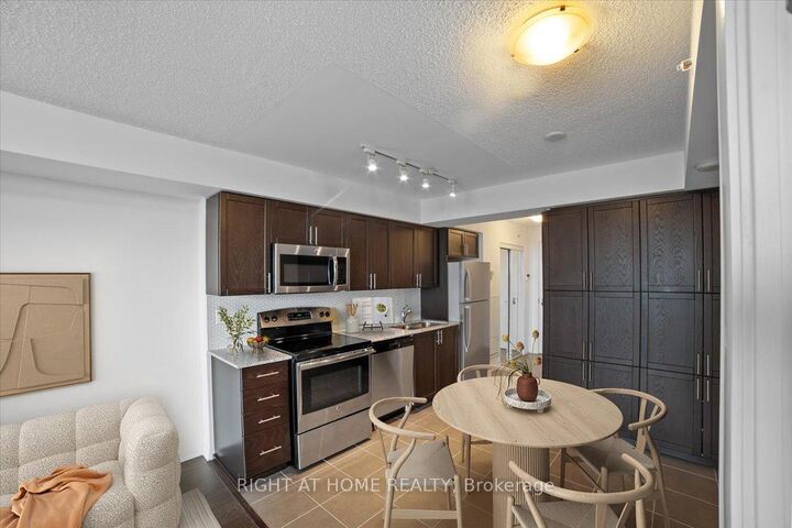 Property Photo: 830 Lawrence Avenue 537 ON M6A 0C4