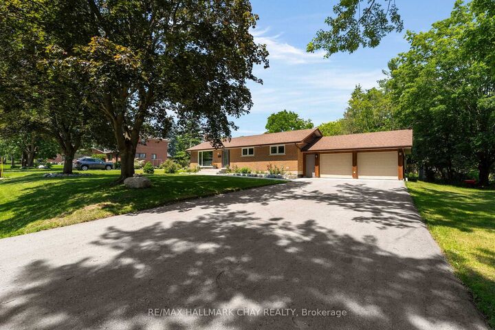 12 Francis Road — photo 1