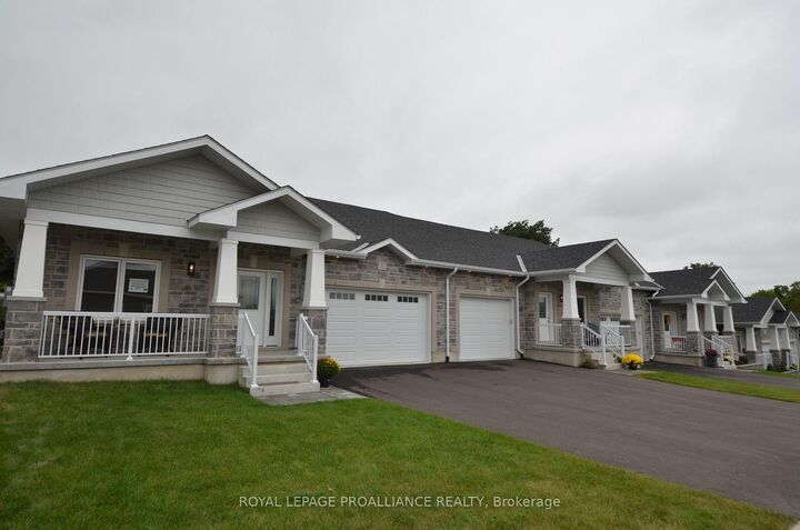 31 Douglas Marshall Crescent — photo 1