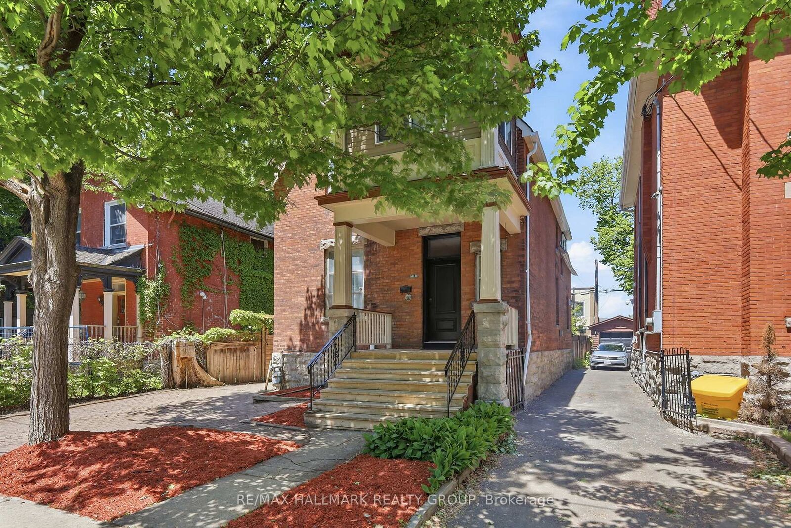 Property Photo:  419 Besserer Street  ON K1N 6B9 