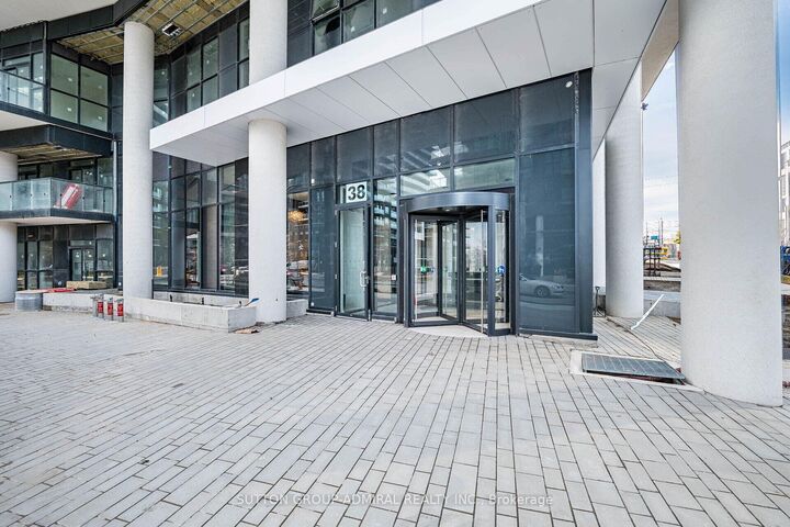 Property Photo: 38 Annie Craig Drive 2205 ON M8V 0A8