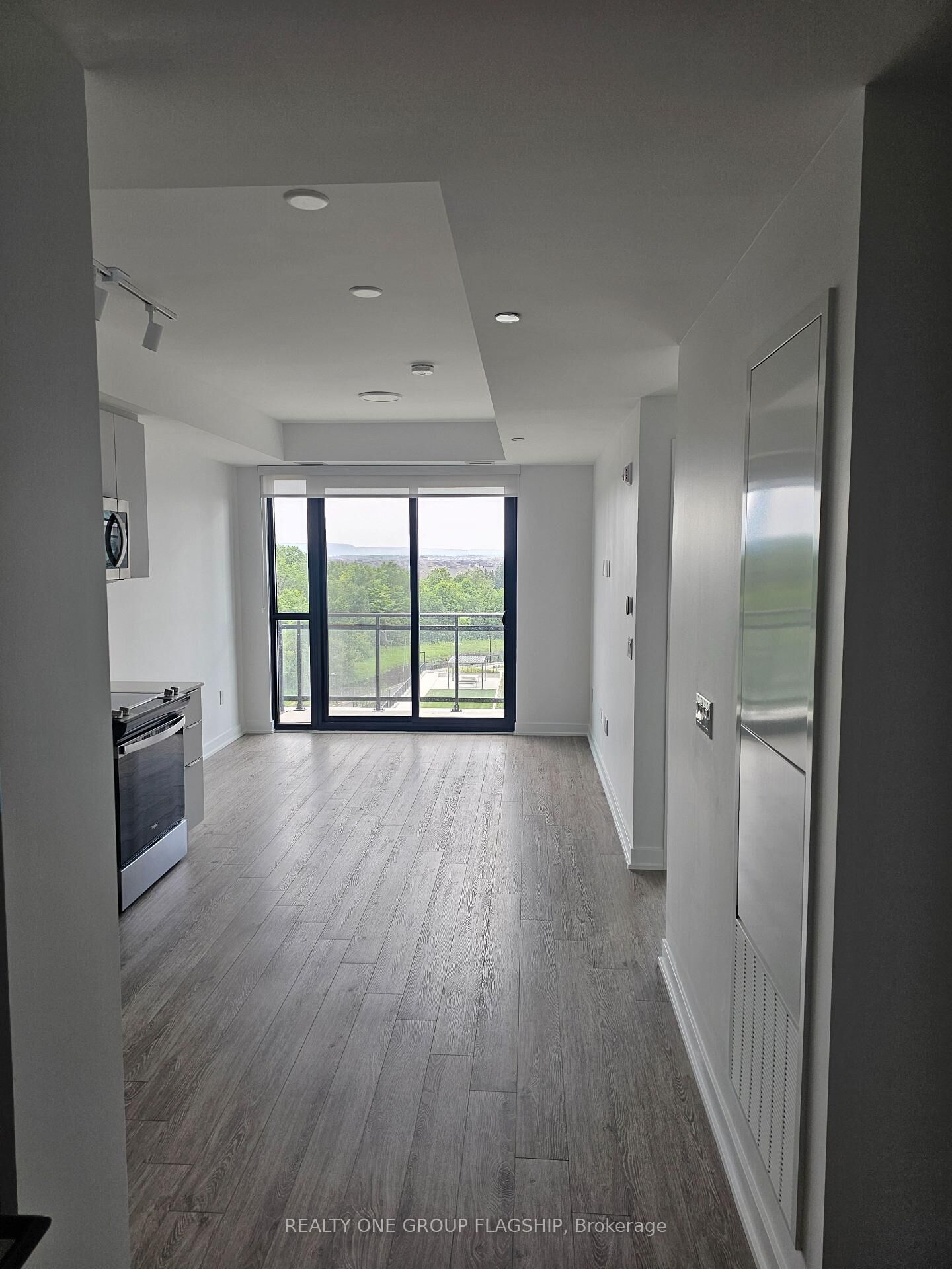 Property Photo:  750 Whitlock Avenue 503  ON L9E 1M4 