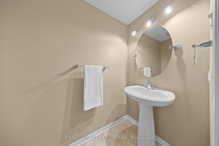Property Photo:  789 Cobble Hill Drive  ON K2J 0C4 