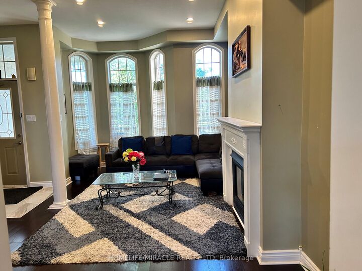 Property Photo: 83 Cornell Park Avenue ON L6B 1B6