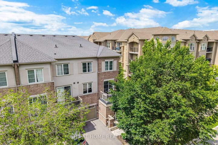 Property Photo: 165 Hampshire Way 153 ON L9T 8M7