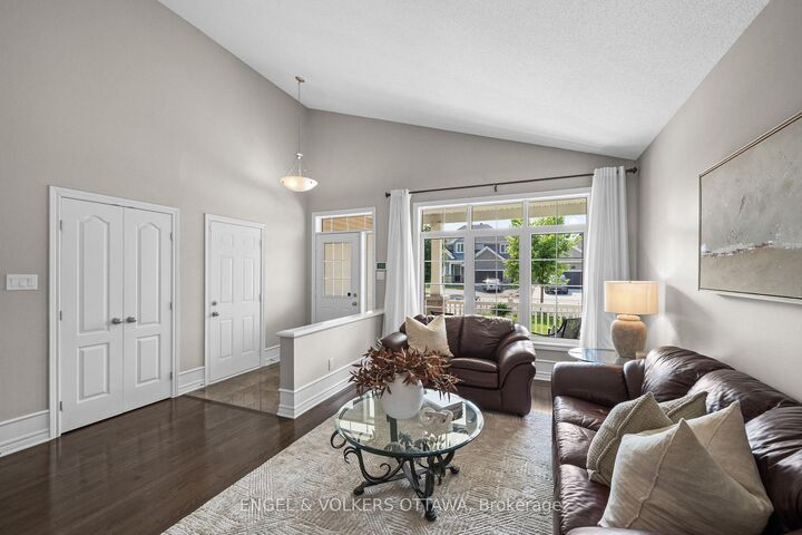 Property Photo:  112 Equinelle Drive  ON K0G 1J0 