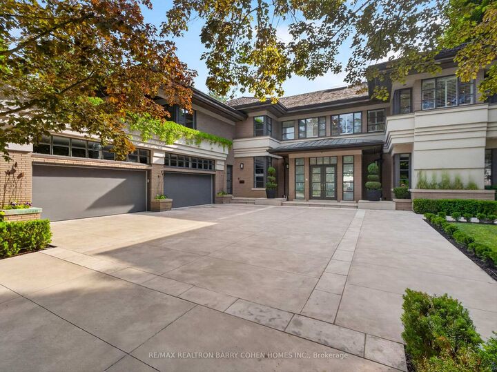 Property Photo: 17 Alderbrook Drive ON M3B 1E3