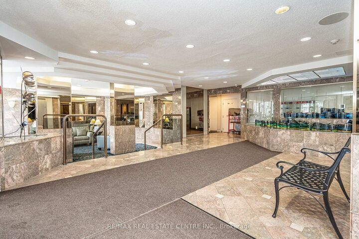 Property Photo:  20 Cherrytree Drive 806  ON L6Y 3V1 