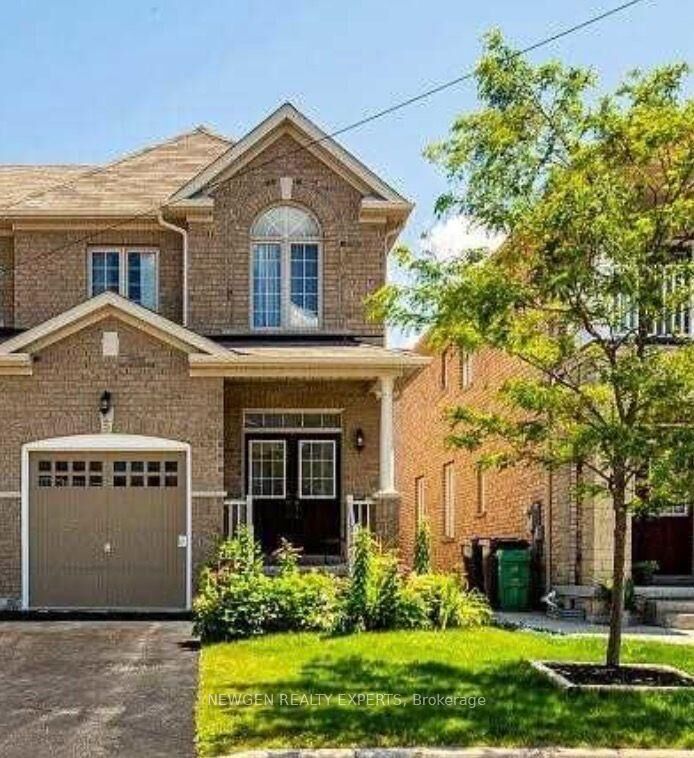 Property Photo: 5 Franktown Drive ON L6P 3N2