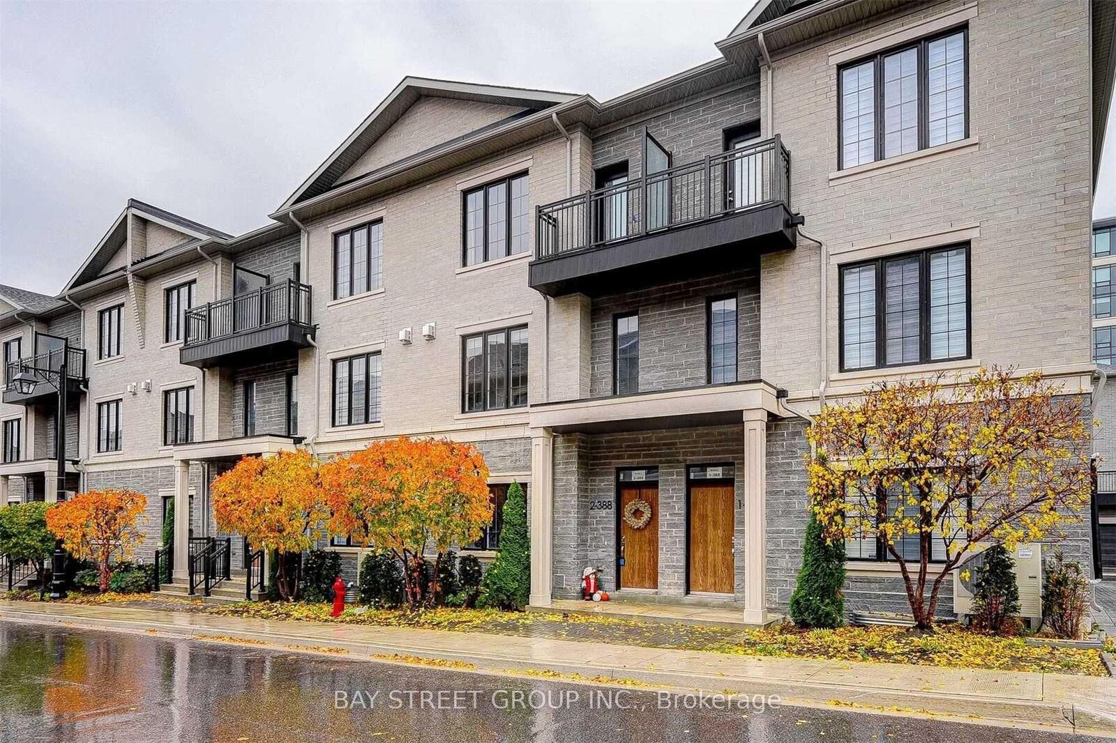 Property Photo:  388 Highway 7 Avenue E Th02  ON L4B 0G5 