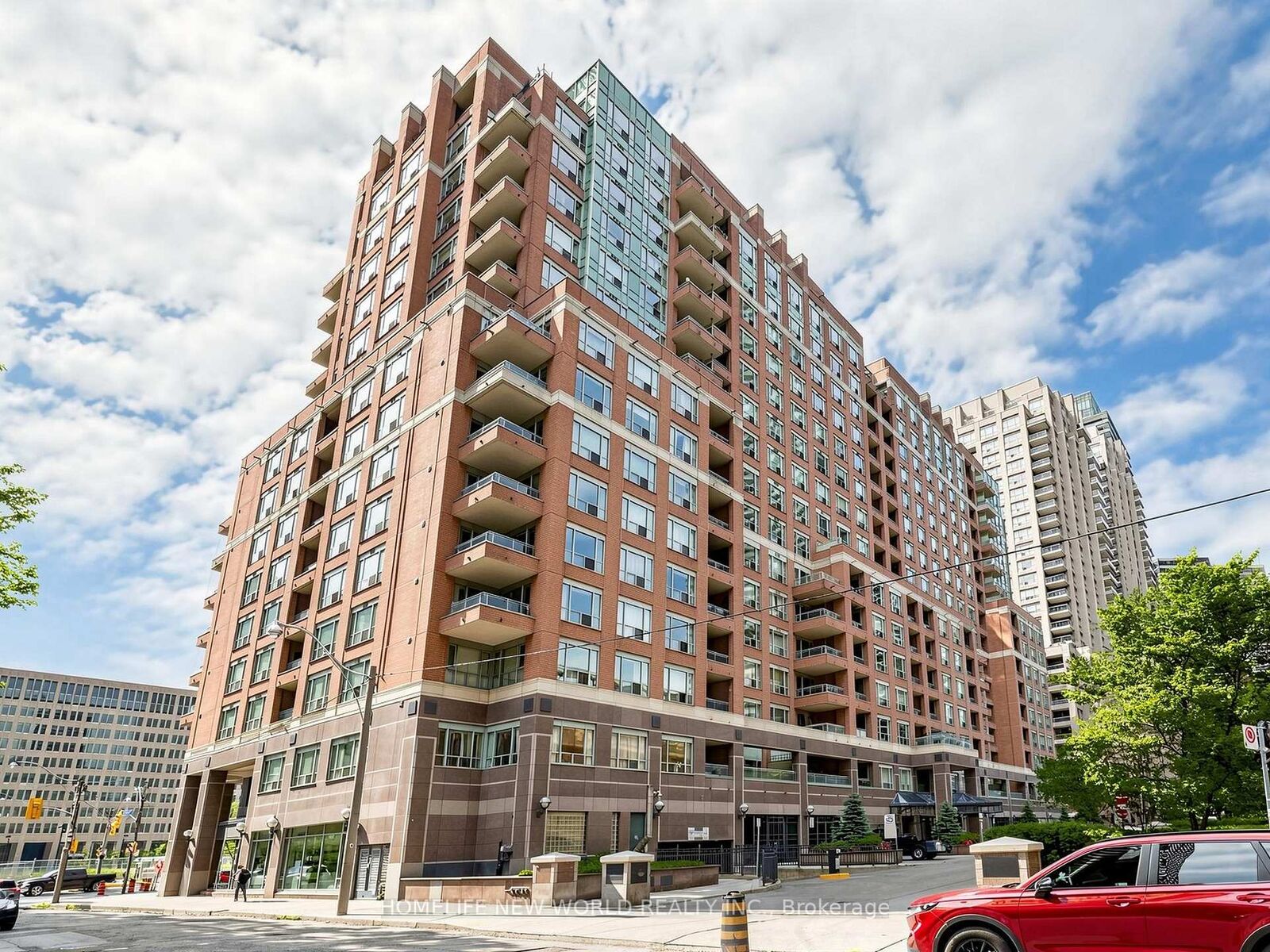 Property Photo: 887 Bay Street #708 ON M5S 3K4