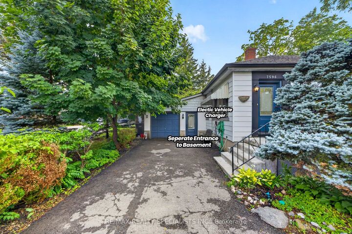Property Photo: 7596 Creditview Road ON L6Y 0G5