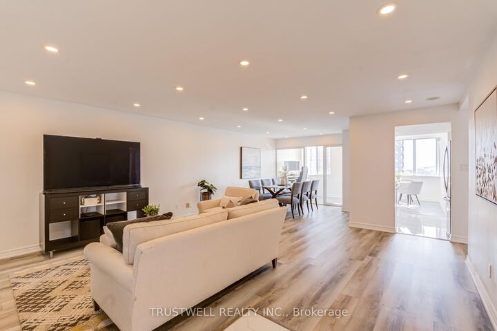 Property Photo: 80 Alton Towers Circle 1705 ON M1V 5E8