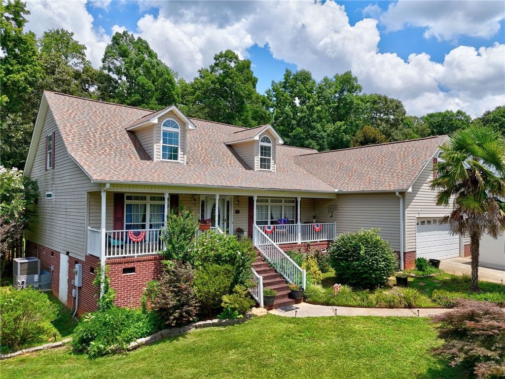 Property Photo:  120 Lillie Marie Drive  SC 29673 