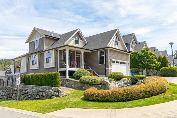 832 Ashbury Ave — photo 1