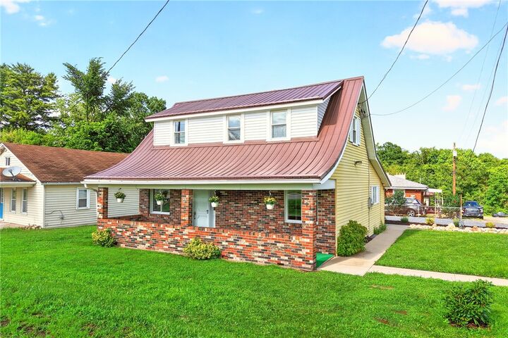 Property Photo:  403 Perry Avenue  PA 15012 