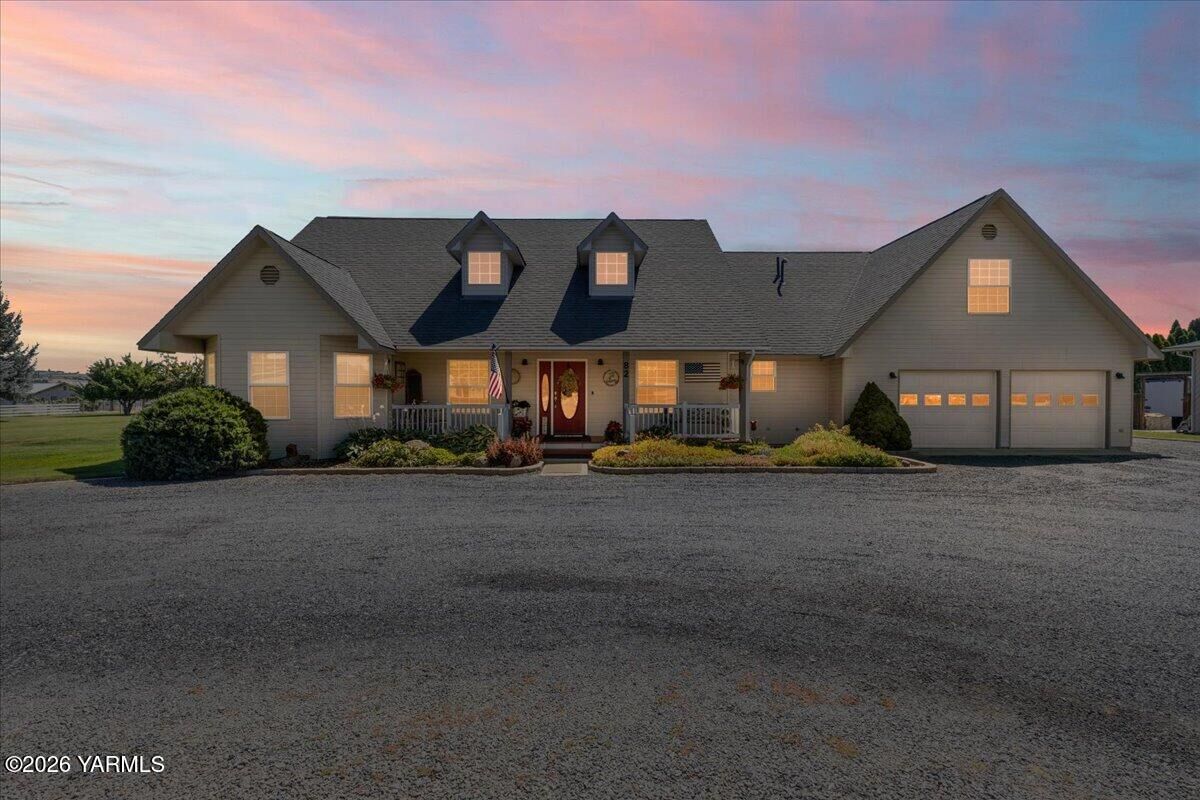 Property Photo:  82 E Gleed Rd  WA 98937 
