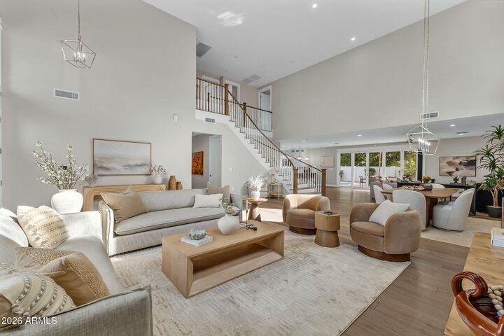 Property Photo: 3913 E Devonshire Avenue AZ 85018
