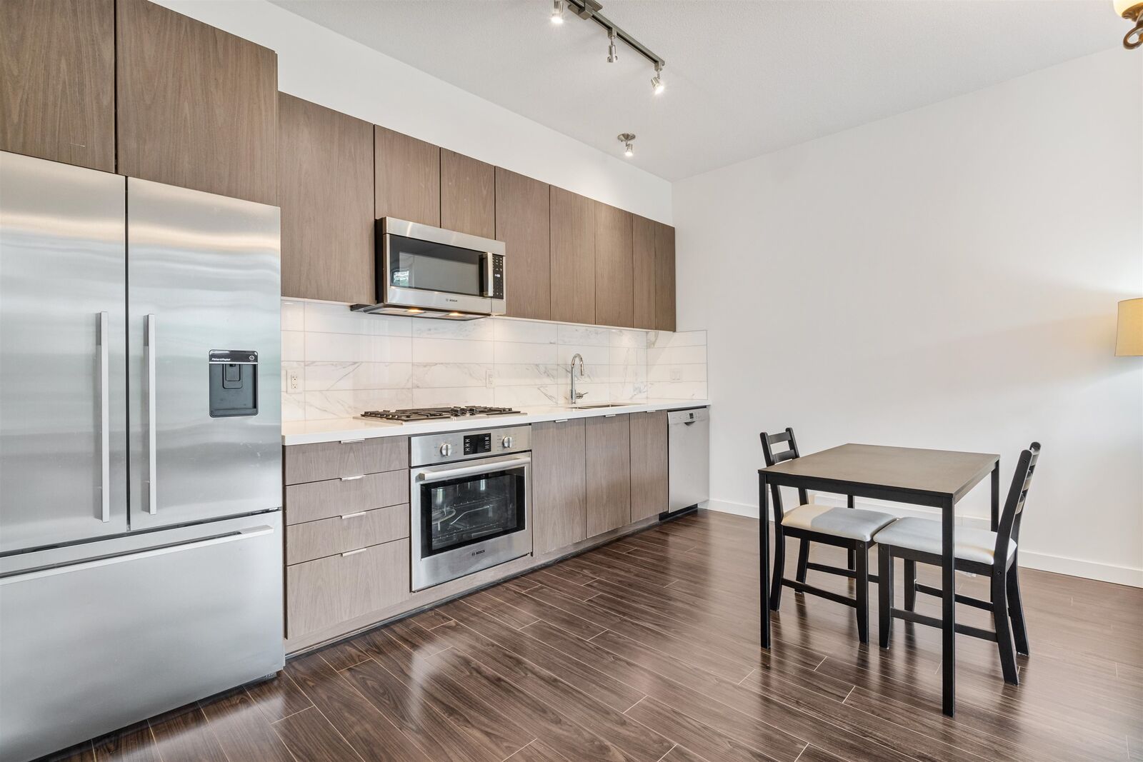 Property Photo: 3168 Riverwalk Avenue 301 BC V5S 0B8