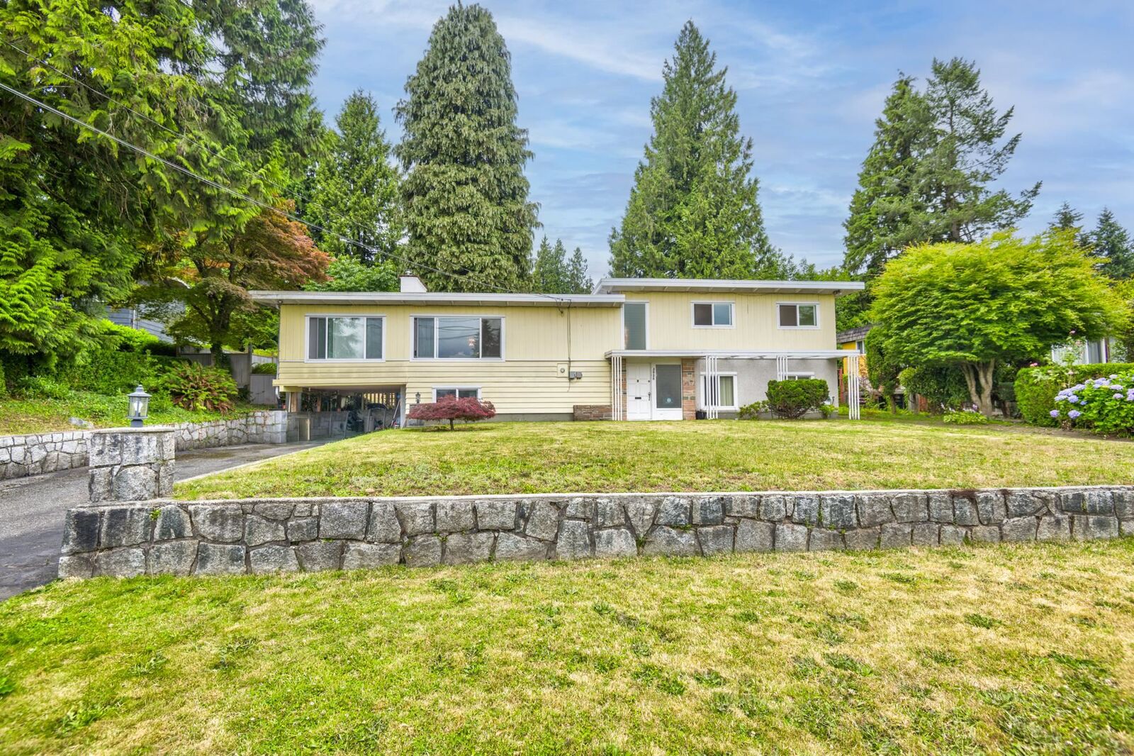 Property Photo: 3028 Starlight Way BC V3C 3P6