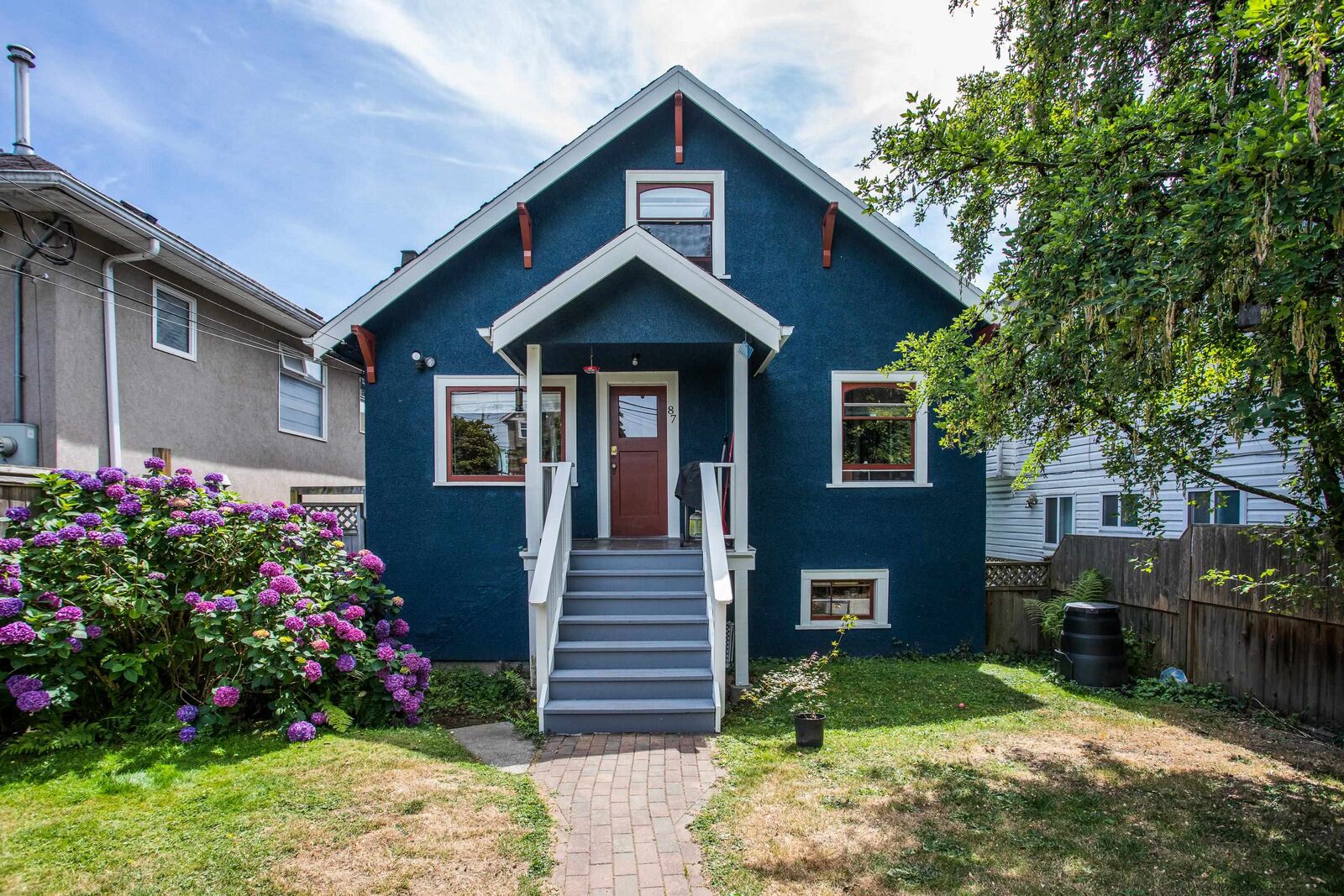 Property Photo:  87 W 41st Avenue  BC V5Y 2R8 