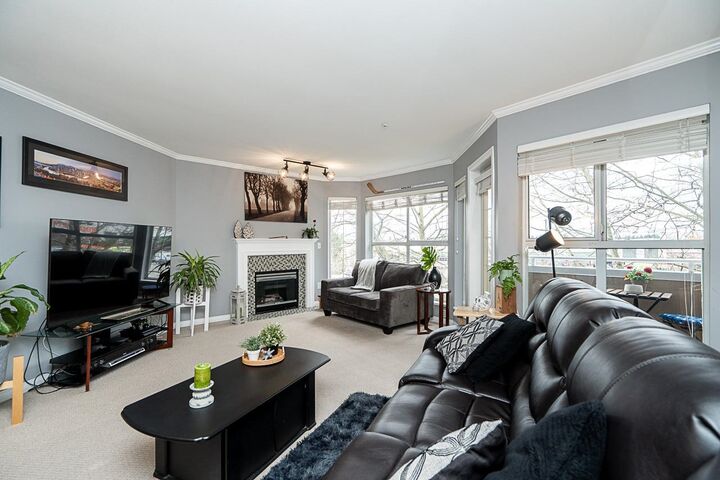 Property Photo: 7435 121A Street 312 BC V3W 0W8
