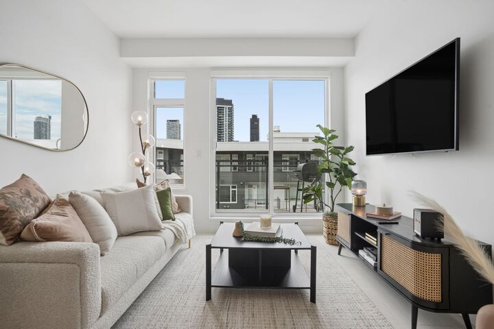 Property Photo: 10465 139 Street 601 BC V3T 0W5