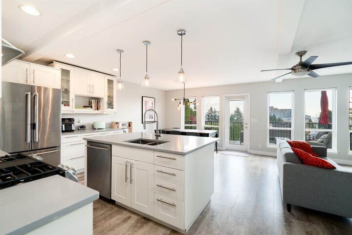Property Photo: 330 Richmond Street BC V3L 4B8