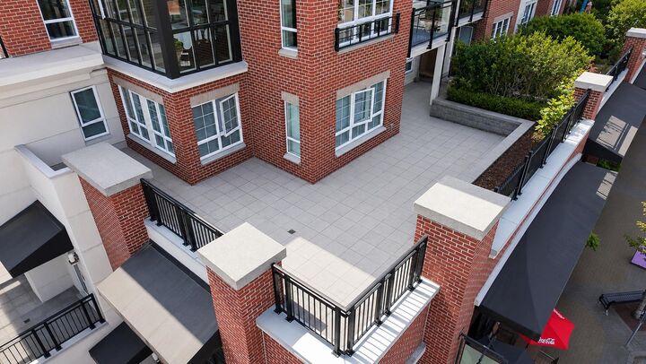 2940 King George Boulevard 201 — photo 1