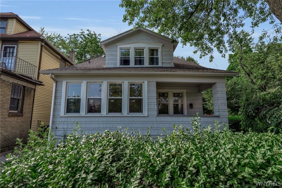 Property Photo:  468 Kensington Avenue  NY 14214 