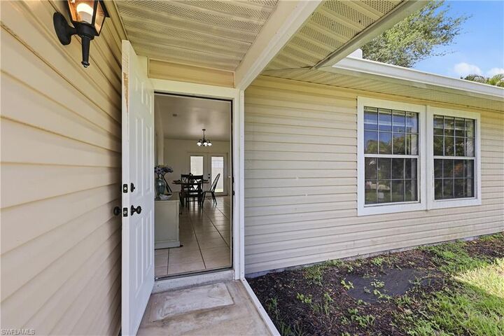 Property Photo: 302 NW 5th Ter FL 33993