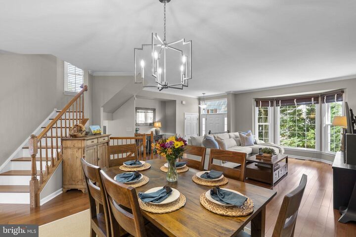 Property Photo: 7049 Kings Manor Drive VA 22315