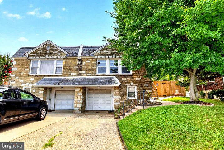 Property Photo: 2908 Walnut Hill Street PA 19152