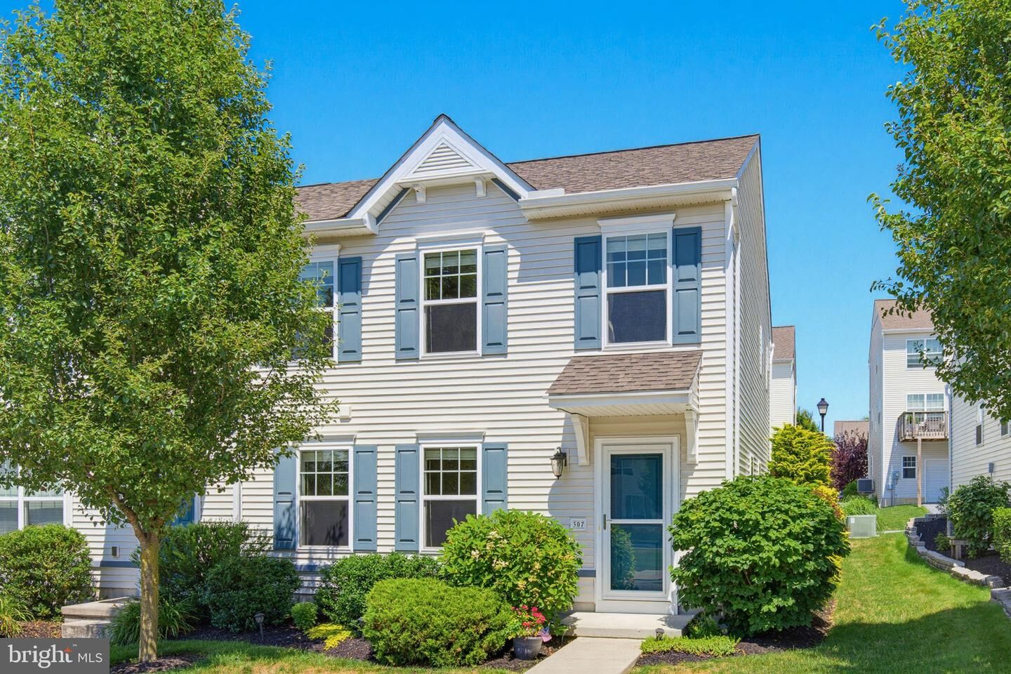 Property Photo: 307 Cabot Circle PA 17584