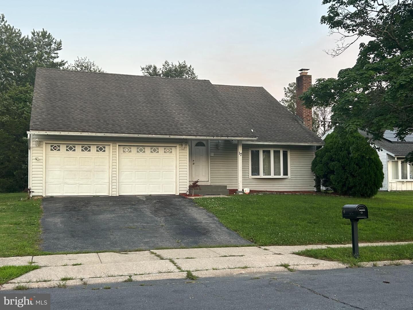 Property Photo:  17 Parkhill Lane  NJ 08081 