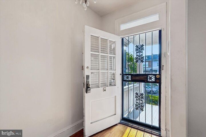 Property Photo:  224 17th Street NE  DC 20002 