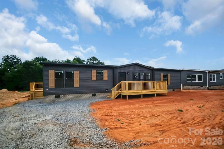 Property Photo: 805 Eagle View Lane NC 28090
