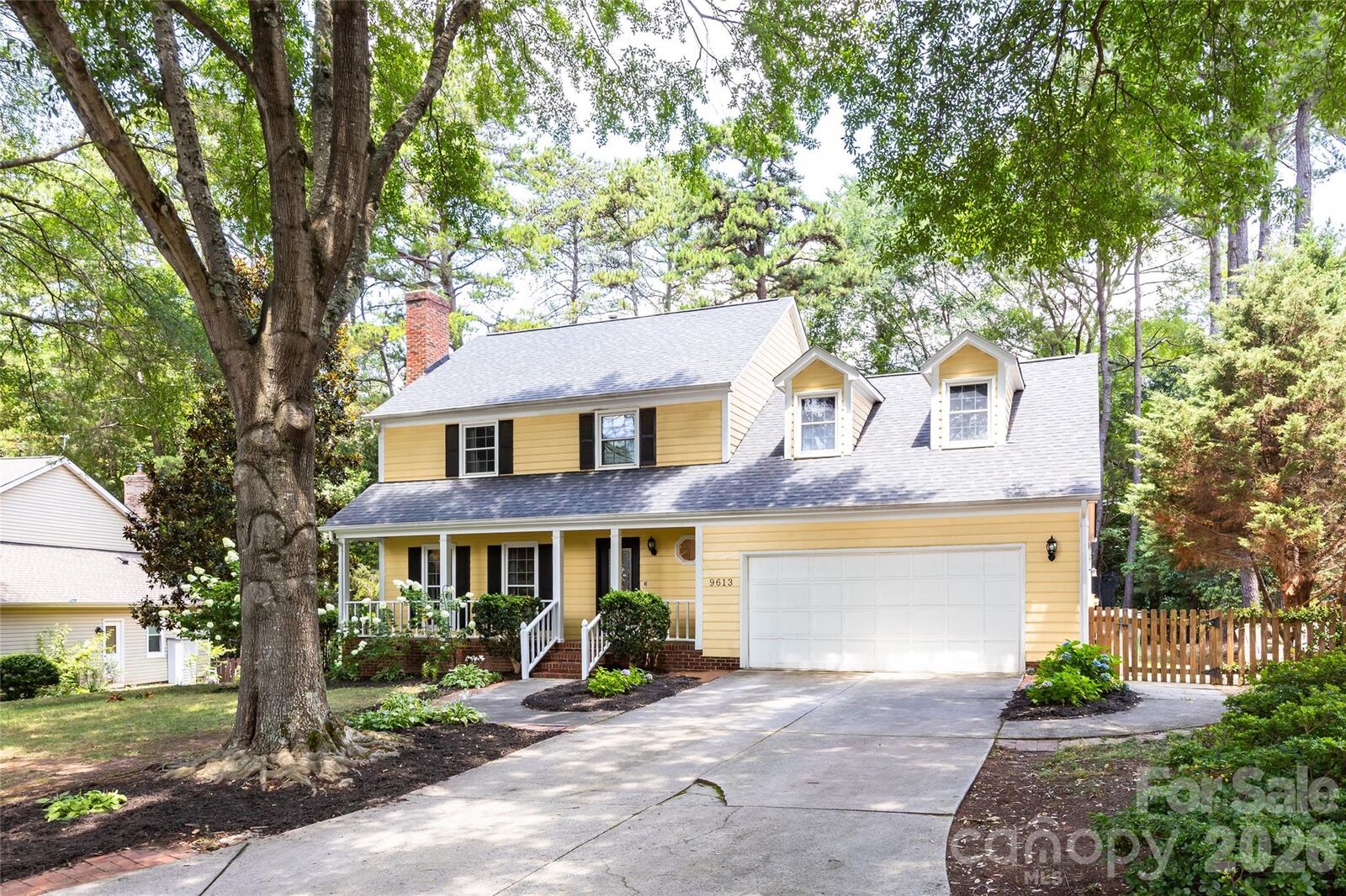 Property Photo: 9613 Fairmead Drive NC 28269