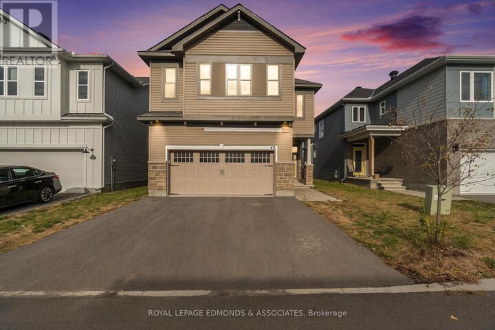 Property Photo: 616 Enclave Lane ON K4K 0M8