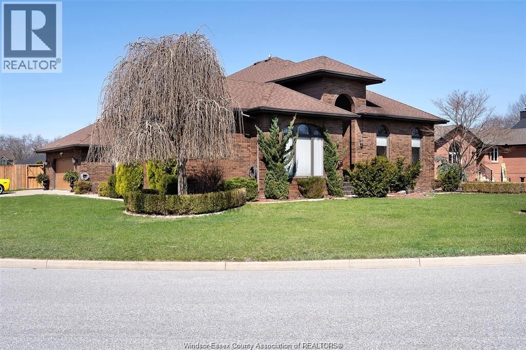 Property Photo: 172 Pointe West Drive ON N9V 3R6
