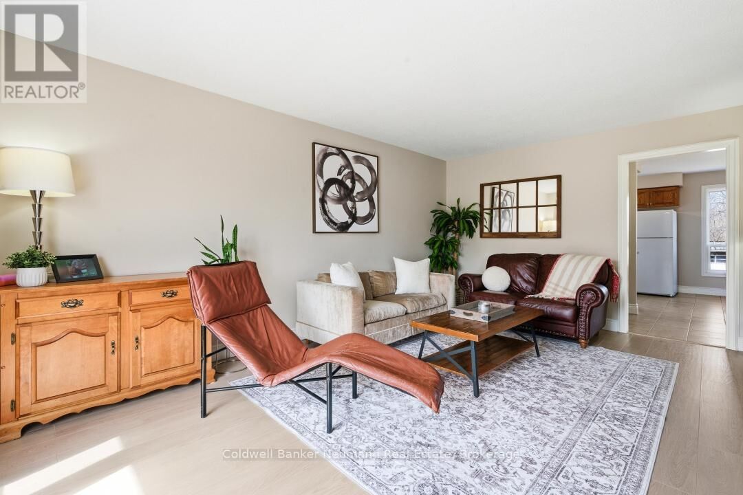 Property Photo: 28 Chartwell Crescent ON N1G 2T7